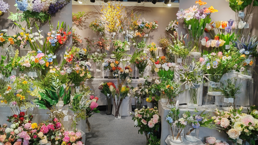 The Growing Popularity of Artificial Flowers in Home Decor | Guangzhou Meirui Artificial Flowers & Crafts